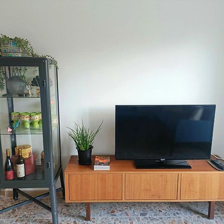 Casa Coco - Appartamento Al Mare Ostia Buitenkant foto