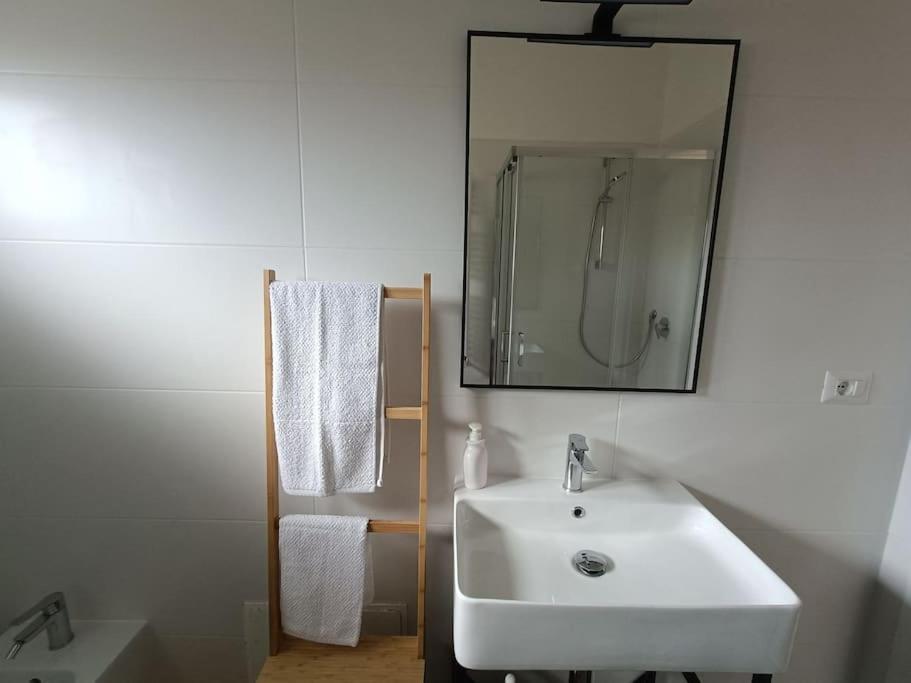 Casa Coco - Appartamento Al Mare Ostia Buitenkant foto